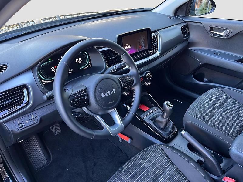 Occasion Kia Stonic 101 PK (74 kW) 2025 Zwart SUV