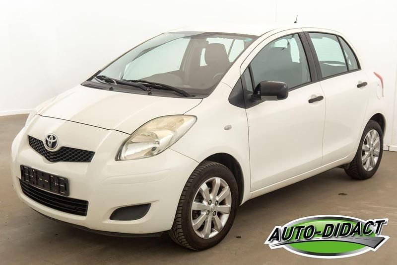 Wit Gebruikt 2009 Toyota Yaris Hatchback | € 2.400 (Super prijs) - Afbeelding 1/4