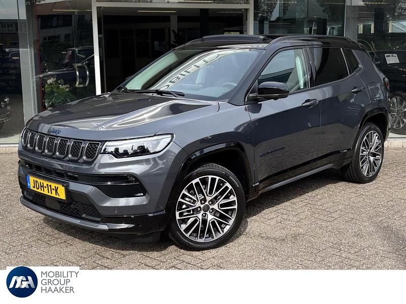 Grijs Nieuw 2025 Jeep Compass Summit SUV | € 44.900 - Afbeelding 1/4