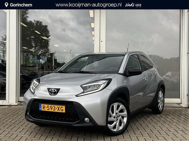 Grijs Gebruikt 2022 Toyota Aygo Hatchback | € 20.450 (Eerlijke prijs) - Afbeelding 1/4