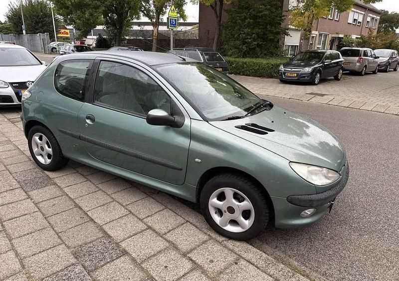 Occasion Peugeot 206 60 PK (44 kW) 2001 Sedan