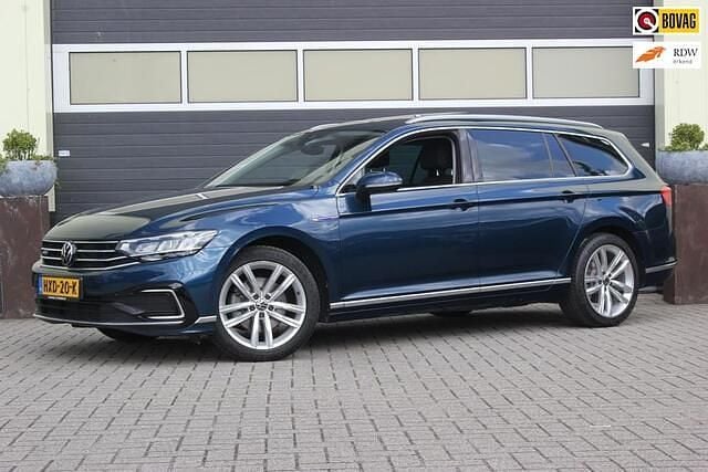 Blauw Gebruikt 2021 VW Passat Business Stationwagen | € 22.400 (Super prijs) - Afbeelding 1/4