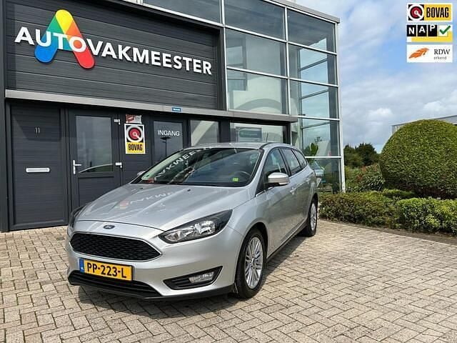 Grijs Gebruikt 2017 Ford Focus Titanium Stationwagen | € 8.498 (Goede deal) - Afbeelding 1/4