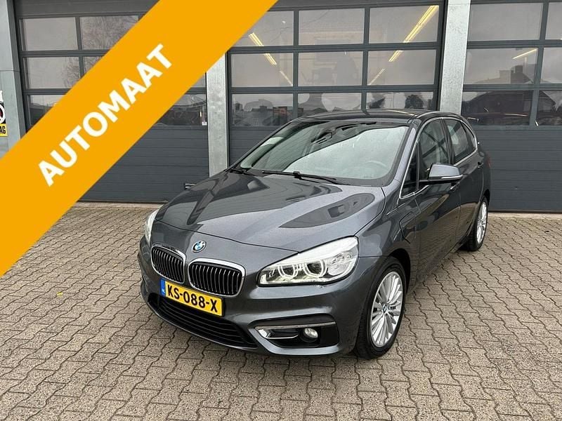 Grijs Gebruikt 2016 BMW 225 Active Tourer Executive MPV | € 16.830 (Eerlijke prijs) - Afbeelding 1/4