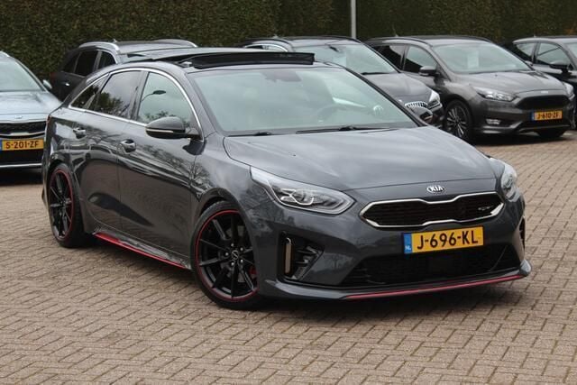 Grijs Gebruikt 2019 Kia ProCeed Hatchback | € 20.950 (Eerlijke prijs) - Afbeelding 1/4