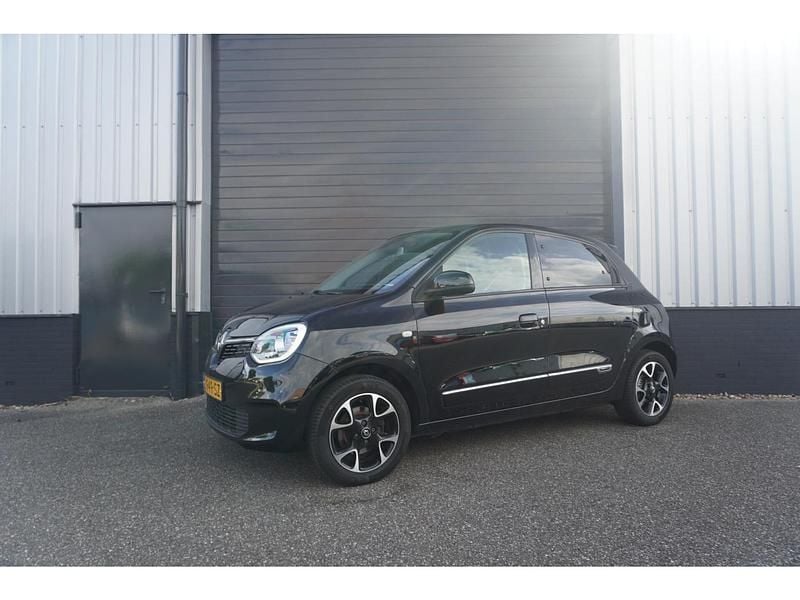 Zwart Gebruikt 2019 Renault Twingo Intens Hatchback | € 10.950 (Eerlijke prijs) - Afbeelding 1/4