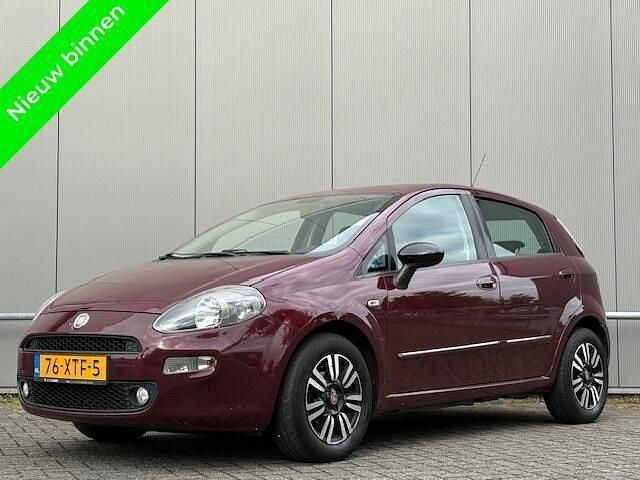 Rood Gebruikt 2012 Fiat Punto Hatchback | € 3.950 (Goede deal) - Afbeelding 1/4