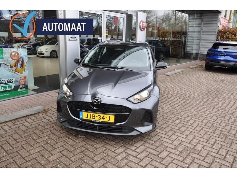 Grijs Gebruikt 2025 Mazda 2 Center-Line Hatchback | € 22.950 (Eerlijke prijs) - Afbeelding 1/4