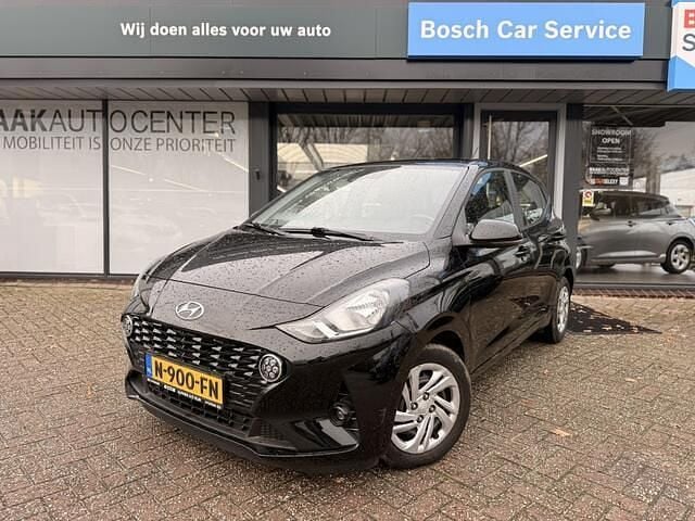 Zwart Gebruikt 2021 Hyundai i10 Comfort Hatchback | € 15.950 (Eerlijke prijs) - Afbeelding 1/4