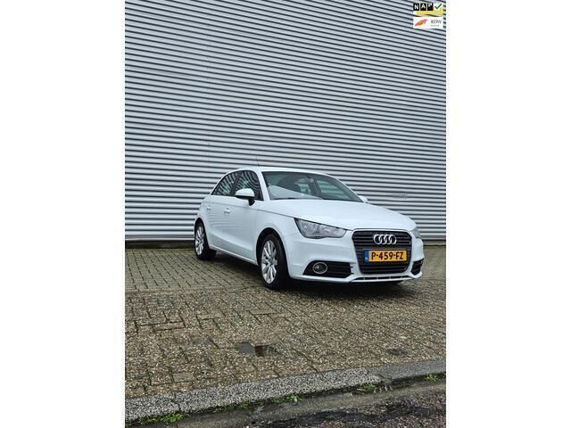 Wit Gebruikt 2012 Audi A1 Sportback Attraction Hatchback | € 5.950 (Eerlijke prijs) - Afbeelding 1/4