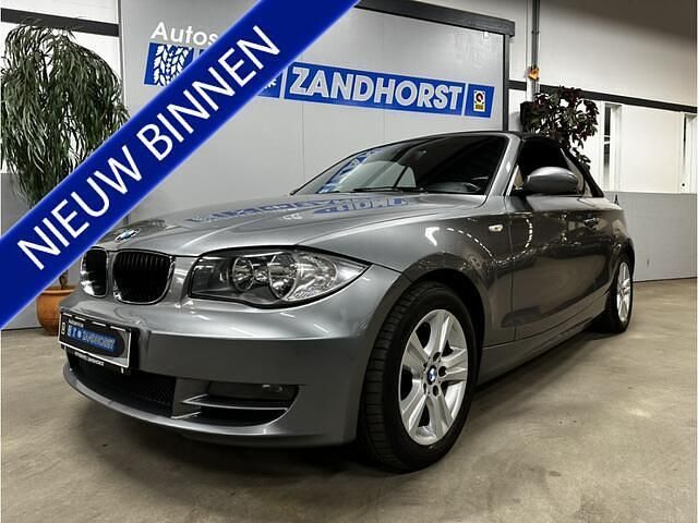Grijs Gebruikt 2009 BMW 118 Cabriolet Cabriolet | € 9.995 (Eerlijke prijs) - Afbeelding 1/4