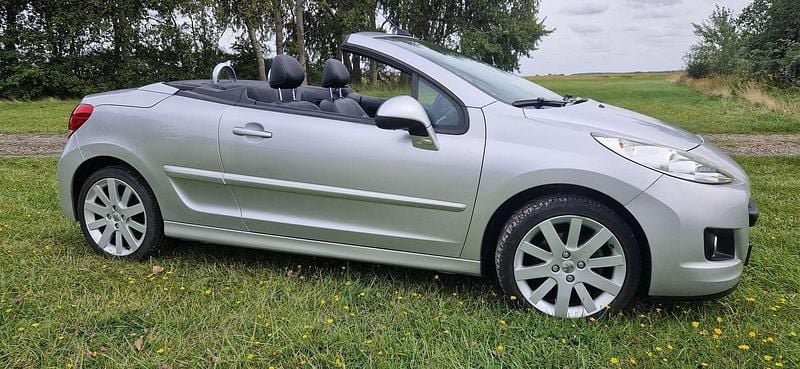 Grijs Gebruikt 2011 Peugeot 207 Griffe Cabriolet | € 6.995 (Iets duurder) - Afbeelding 1/4