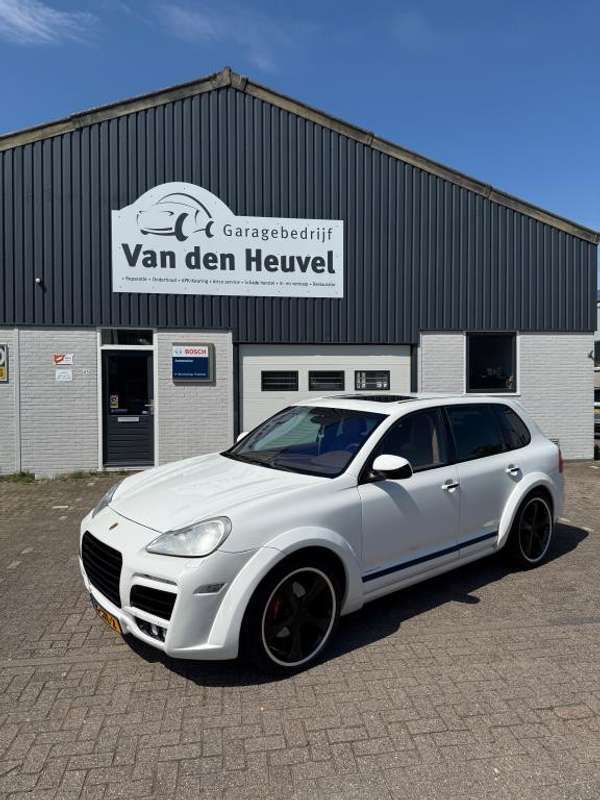 Wit, metallic lak Gebruikt 2004 Porsche Cayenne Turbo SUV | € 12.500 - Afbeelding 1/4