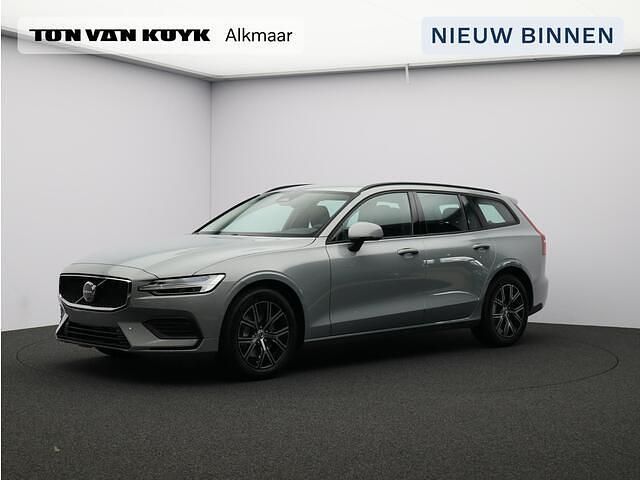 Grijs Nieuw 2025 Volvo V60 Stationwagen | € 50.070 (Eerlijke prijs) - Afbeelding 1/4
