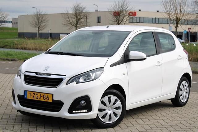 Wit Gebruikt 2015 Peugeot 108 Hatchback | € 6.999 (Eerlijke prijs) - Afbeelding 1/4