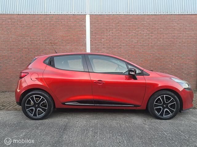 Occasion Renault Clio IV Expression 90 PK (66 kW) 2014 Rood Hatchback