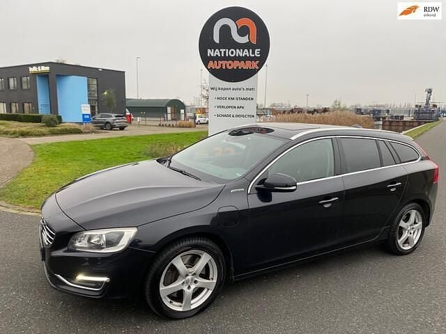 Zwart Occasion 2013 Volvo V60 Summum Stationwagen | € 6.449 (Super prijs) - Afbeelding 1/4