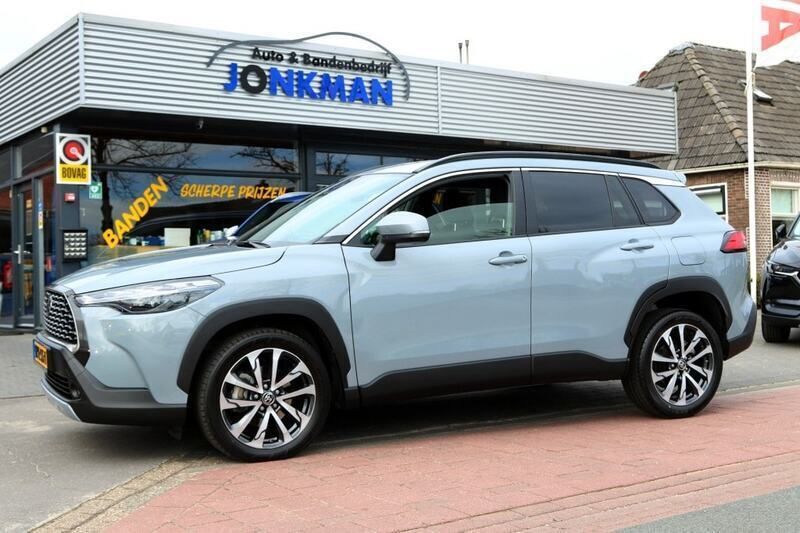 Grijs Gebruikt 2024 Toyota Corolla Cross Style SUV | € 34.650 (Eerlijke prijs) - Afbeelding 1/4