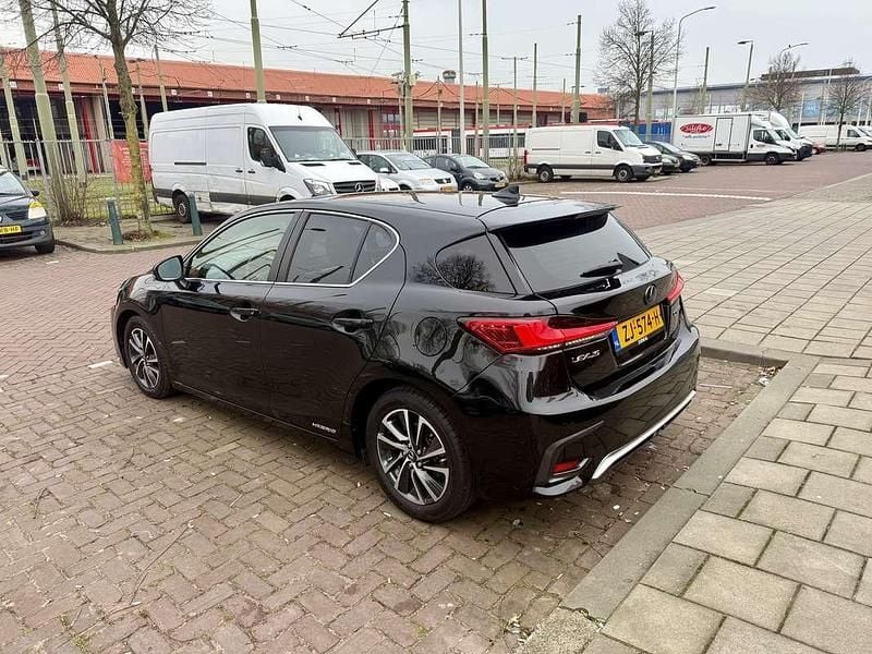 Occasion Lexus CT200h 136 PK (100 kW) 2019 Zwart Hatchback