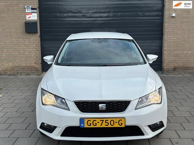 Wit Gebruikt 2014 Seat Leon Style Hatchback | € 6.250 (Eerlijke prijs) - Afbeelding 1/4