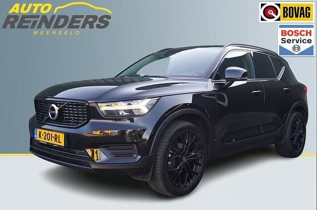 Zwart Gebruikt 2021 Volvo XC40 Momentum SUV | € 26.900 (Super prijs) - Afbeelding 1/4