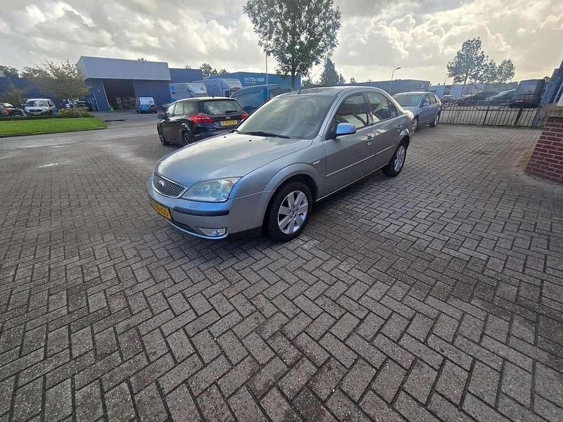 Grijs Gebruikt 2004 Ford Mondeo Sedan | € 999 (Goede deal) - Afbeelding 1/4