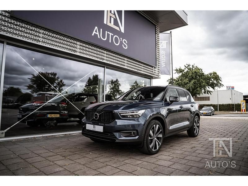 Blauw Gebruikt 2021 Volvo XC40 R-Design SUV | € 35.510 (Eerlijke prijs) - Afbeelding 1/4
