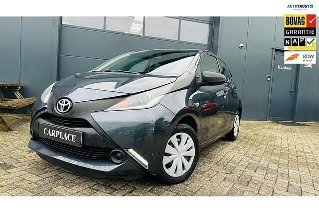 Grijs Gebruikt 2016 Toyota Aygo Hatchback | € 5.950 (Goede deal) - Afbeelding 1/4