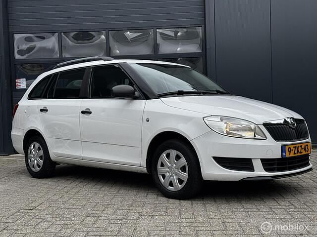 Wit Gebruikt 2013 Skoda Fabia Stationwagen | € 3.950 (Eerlijke prijs) - Afbeelding 1/4