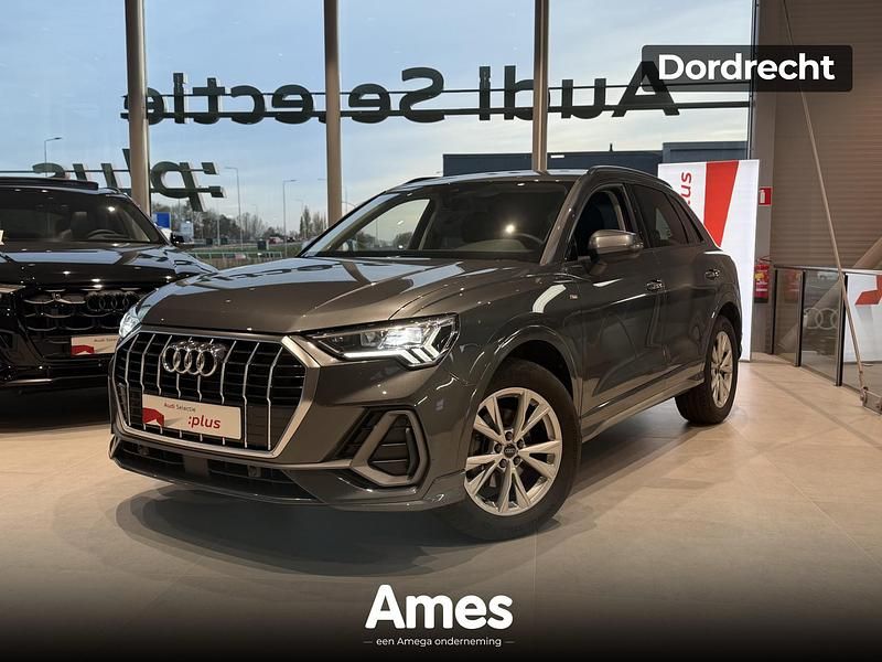 Grijs (parellak) Gebruikt 2025 Audi Q3 Comfort SUV | € 48.995 (Duur) - Afbeelding 1/4