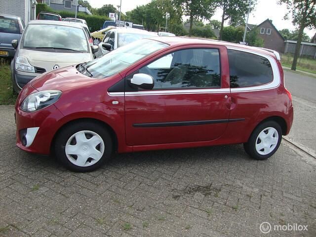 Rood Gebruikt 2011 Renault Twingo Collection Hatchback | € 2.650 (Eerlijke prijs) - Afbeelding 1/4