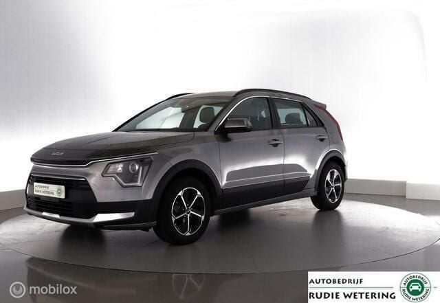 Grijs Gebruikt 2023 Kia Niro SUV | € 29.750 (Goede deal) - Afbeelding 1/4