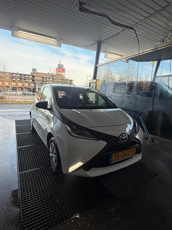 Occasion Toyota Aygo 69 PK (50 kW) 2017 Wit Hatchback
