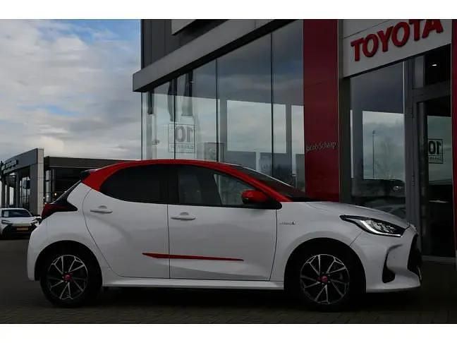 Occasion Toyota Yaris Hybrid Style 121 PK (88 kW) 2021 Wit Hatchback