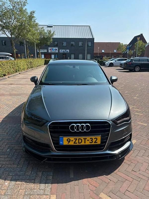 Gebruikt 2015 Audi A3 S-Line | € 16.500 (Duur) - Afbeelding 1/4
