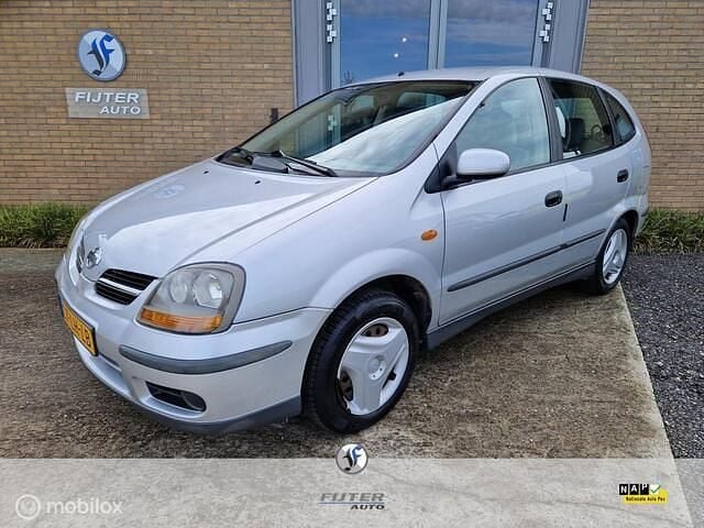 Grijs Gebruikt 2003 Nissan Almera Tino Comfort MPV | € 995 (Goede deal) - Afbeelding 1/4