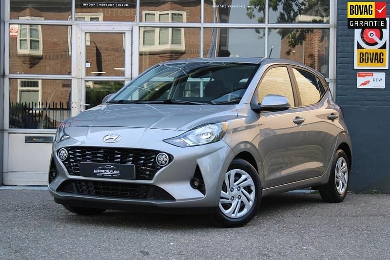 Grijs Gebruikt 2021 Hyundai i10 Comfort Hatchback | € 15.490 (Eerlijke prijs) - Afbeelding 1/4