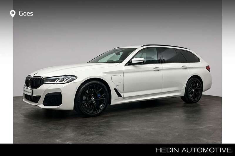 Wit Gebruikt 2021 BMW 530 M Sport Stationwagen | € 42.880 (Iets duurder) - Afbeelding 1/4