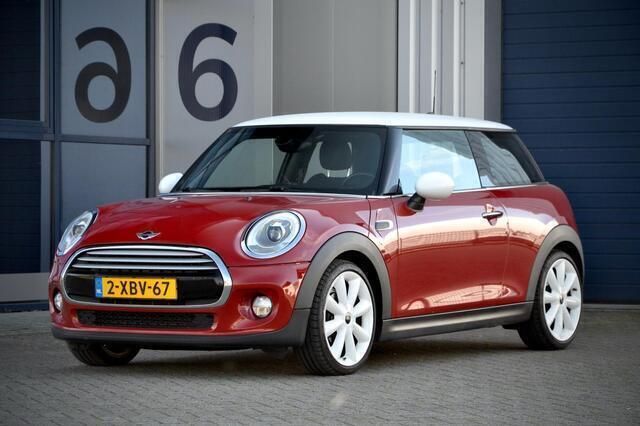 Rood, metallic lak Gebruikt 2014 Mini Cooper Business Hatchback | € 14.880 (Eerlijke prijs) - Afbeelding 1/4