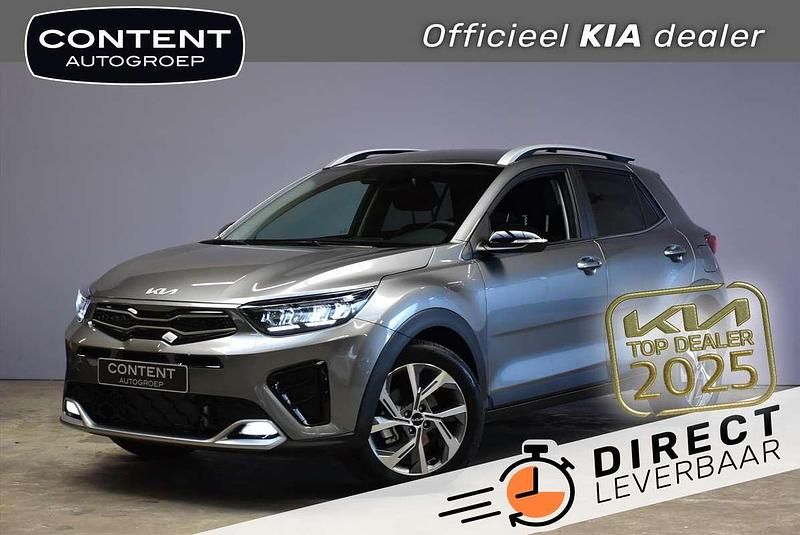 Grijs metallic Nieuw 2025 Kia Stonic GT-Line SUV | € 27.940 (Eerlijke prijs) - Afbeelding 1/4