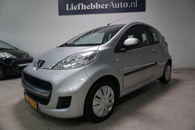 Grijs Gebruikt 2009 Peugeot 107 Hatchback | € 3.499 (Eerlijke prijs) - Afbeelding 1/4