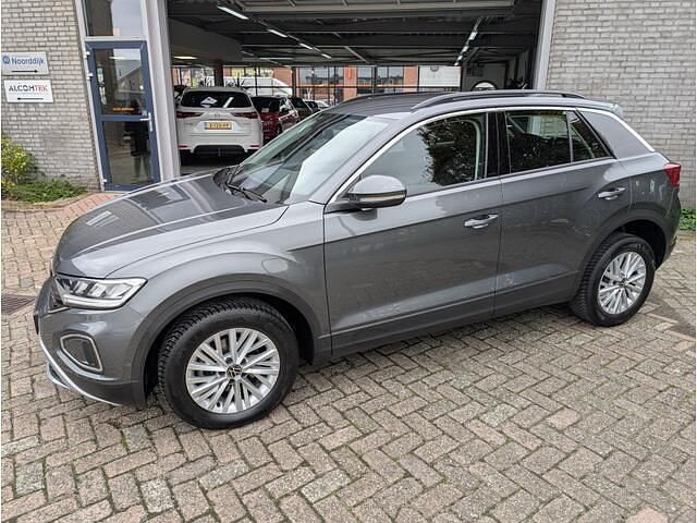 Occasion VW T-Roc Business 110 PK (80 kW) 2023 Grijs SUV