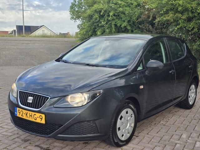 Grijs Gebruikt 2009 Seat Ibiza Hatchback | € 2.799 (Eerlijke prijs) - Afbeelding 1/4