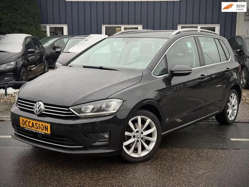 Zwart Occasion 2014 VW Golf Sportsvan Highline MPV | € 14.950 (Duur) - Afbeelding 1/4
