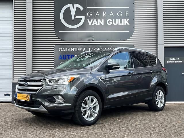 Grijs Gebruikt 2017 Ford Kuga SUV | € 15.995 (Goede deal) - Afbeelding 1/3
