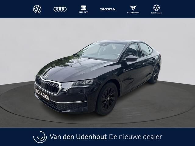 Zwart Gebruikt 2025 Skoda Octavia Business Line Hatchback | € 37.950 (Duur) - Afbeelding 1/3