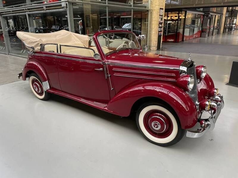 Roodrot Gebruikt 1951 Mercedes 170 Cabriolet | € 119.800 - Afbeelding 1/4
