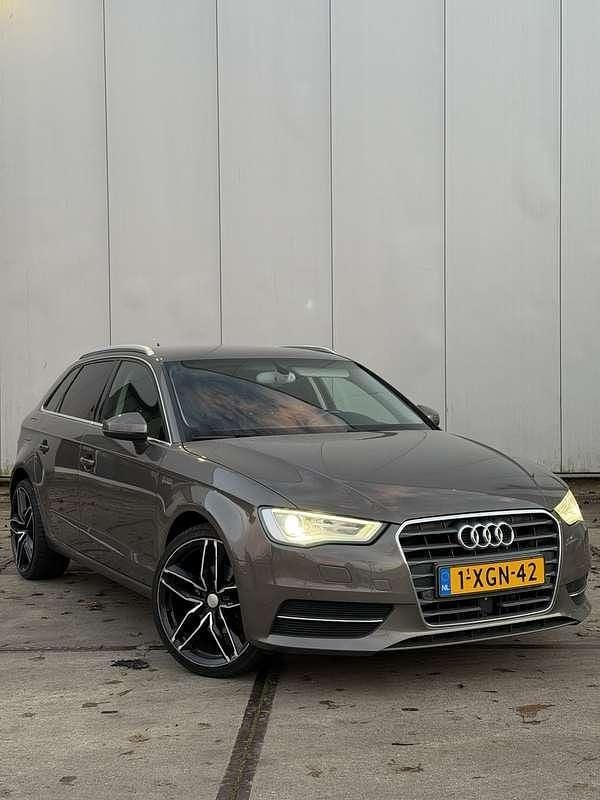 Grijs Gebruikt 2014 Audi A3 Hatchback | € 7.250 (Super prijs) - Afbeelding 1/4