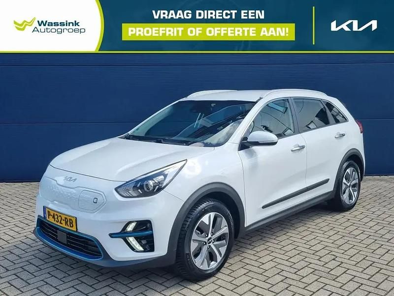 Wit metallic Gebruikt 2022 Kia e-Niro 2 SUV | € 25.695 - Afbeelding 1/4