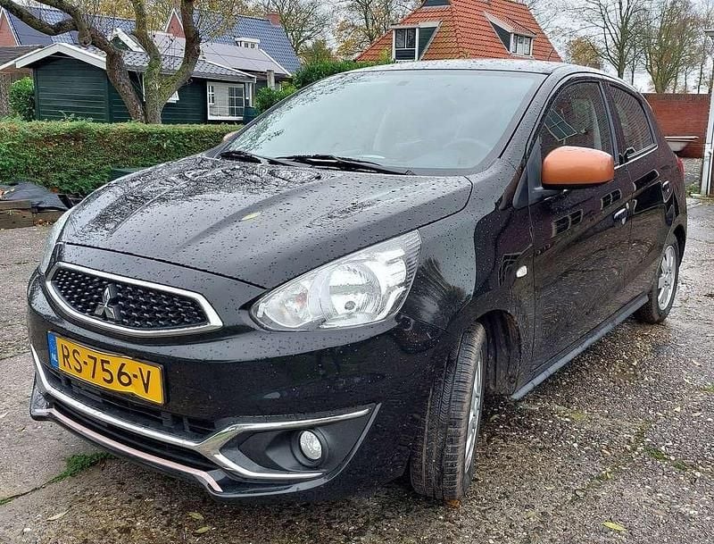 Zwart Gebruikt 2018 Mitsubishi Space Star Hatchback | € 5.555 (Goede deal) - Afbeelding 1/4